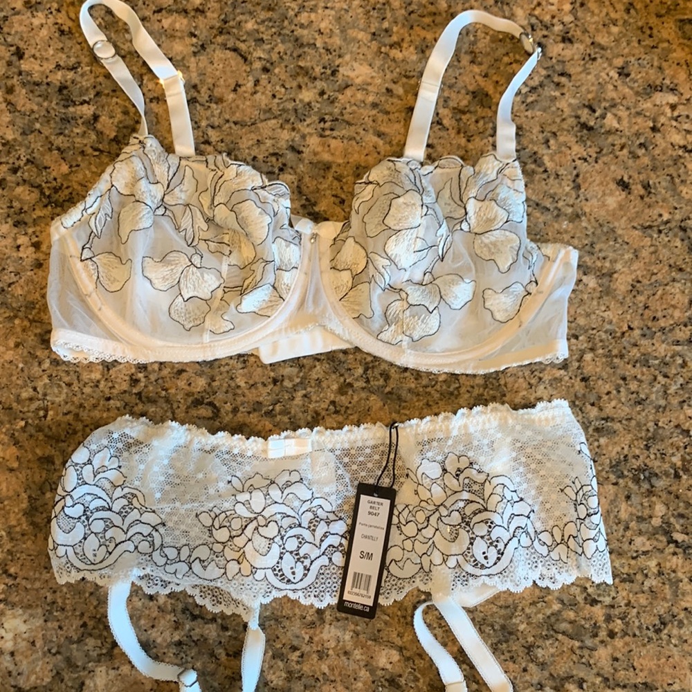 Montelle Intimates Bra and Garter Set